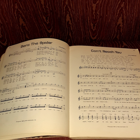 A DECADE OF THE WHO AN AUTHORISED HISTORY IN MUSIC COPYRIGHT 1977 PAPERBACK - Picture 3 of 16